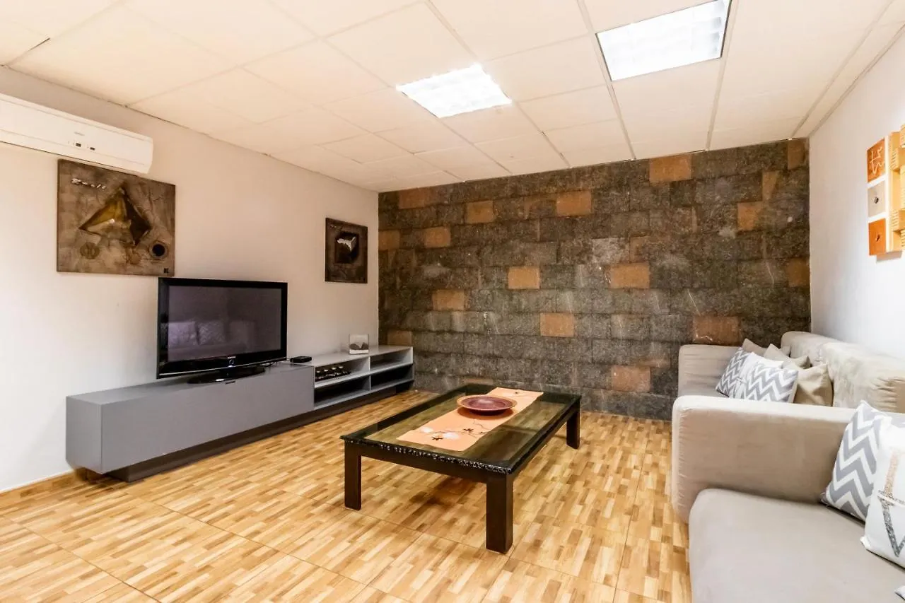 Holiday home Can Buganto Amplia Casa Con Piscina Y Jardin Llambillas